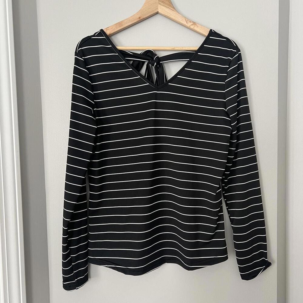 SweatyRocks Womens Striped Print Tie Back Long Sleeve T-shirt